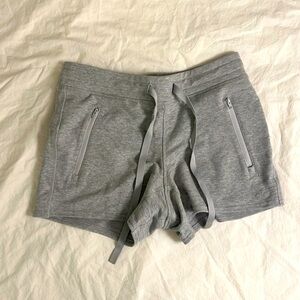 Alo Yoga gray zipper shorts size XS